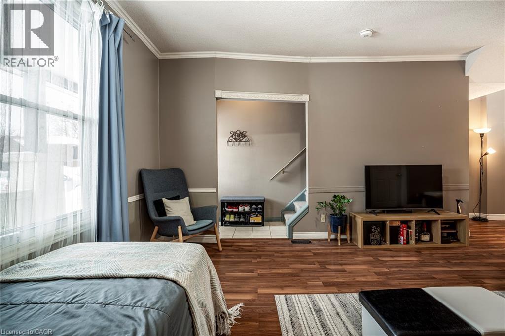 51 Tisdale Street N, Hamilton, ON - Indoor Photo Showing Bedroom