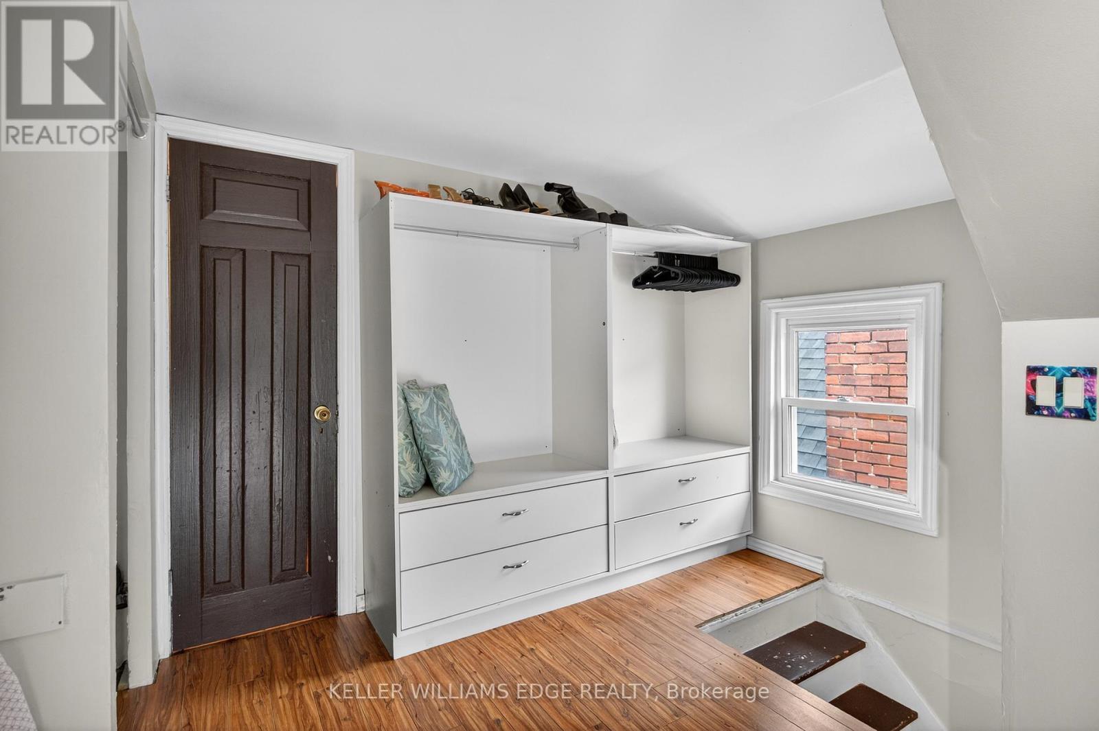 209 Glendale Avenue N, Hamilton, ON - Indoor