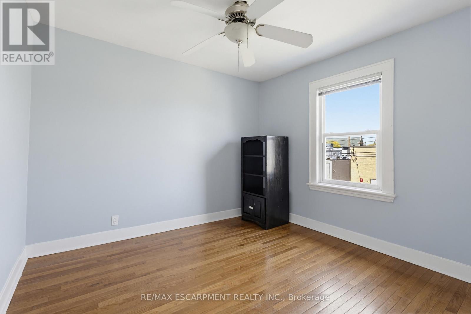 84 South Oval, Hamilton, ON - Indoor Photo Showing Other Room