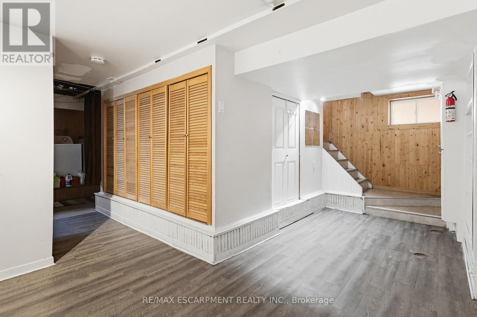 84 South Oval, Hamilton, ON - Indoor Photo Showing Other Room
