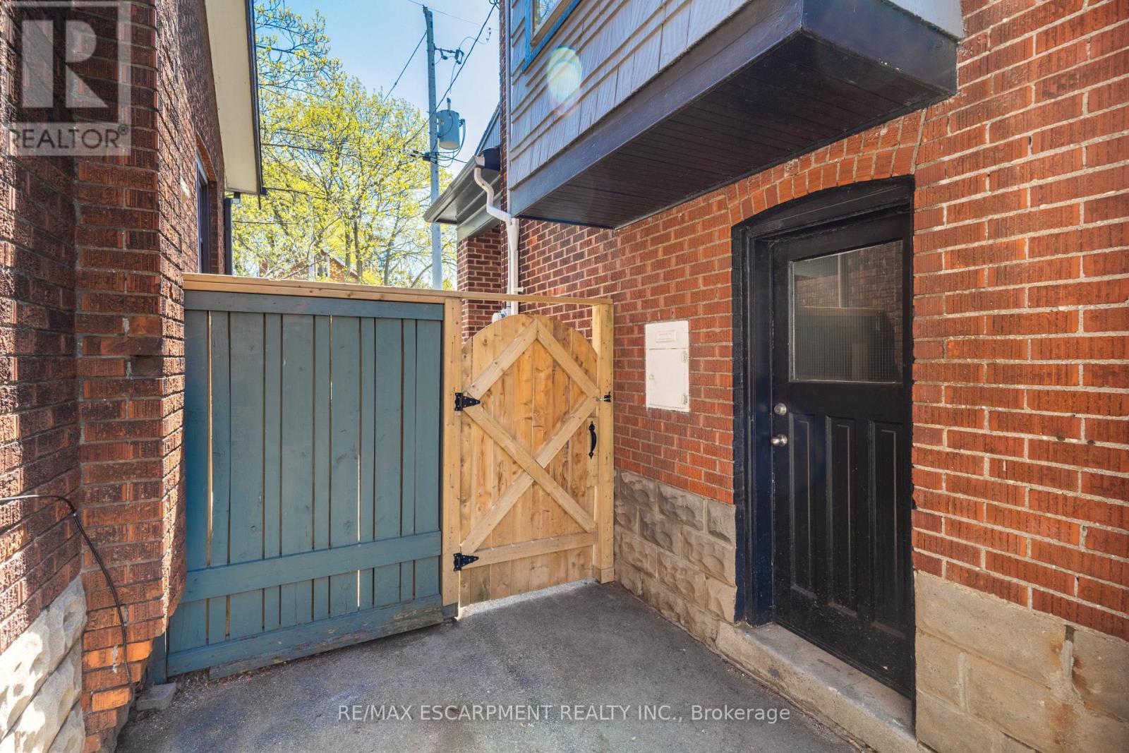84 South Oval, Hamilton, ON - Outdoor With Exterior