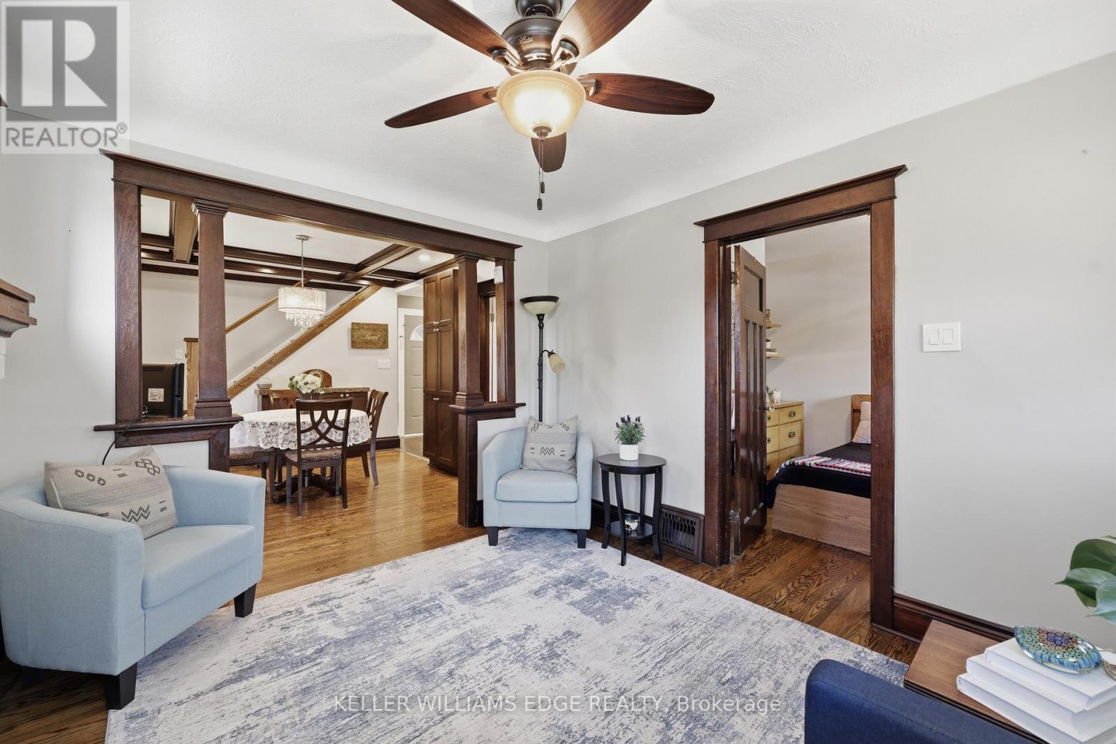 74 Graham Avenue S, Hamilton, ON - Indoor Photo Showing Living Room