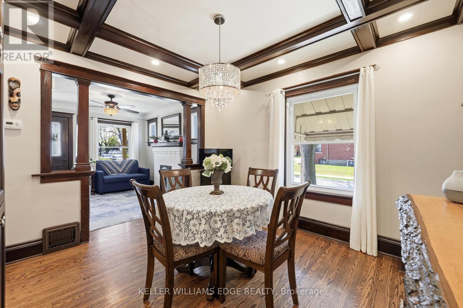 74 Graham Avenue S, Hamilton, ON - Indoor Photo Showing Dining Room