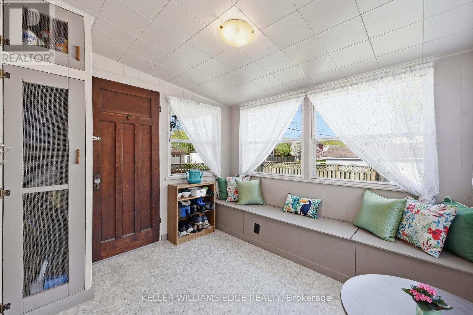 74 Graham Avenue S, Hamilton, ON - Indoor