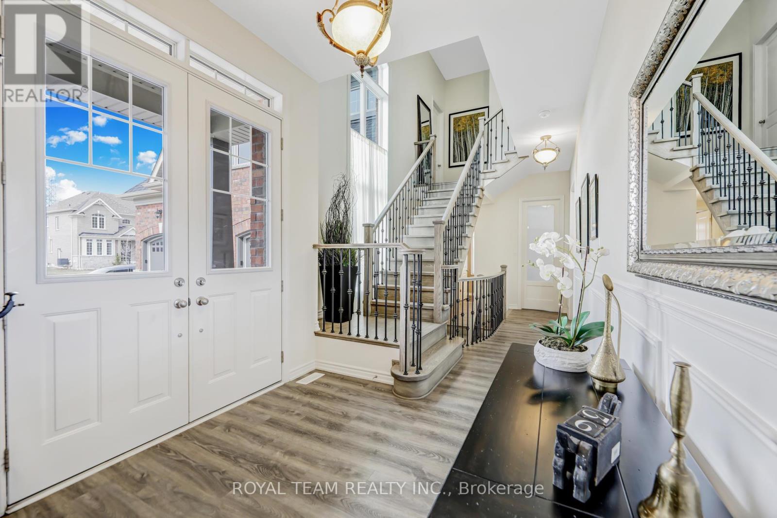 25 Thompson Way, Springwater, ON - Indoor Photo Showing Other Room