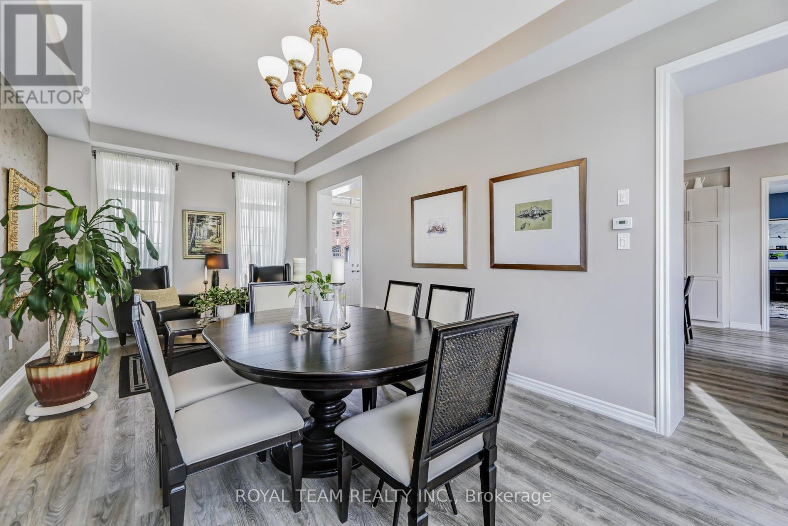 25 Thompson Way, Springwater, ON - Indoor Photo Showing Dining Room