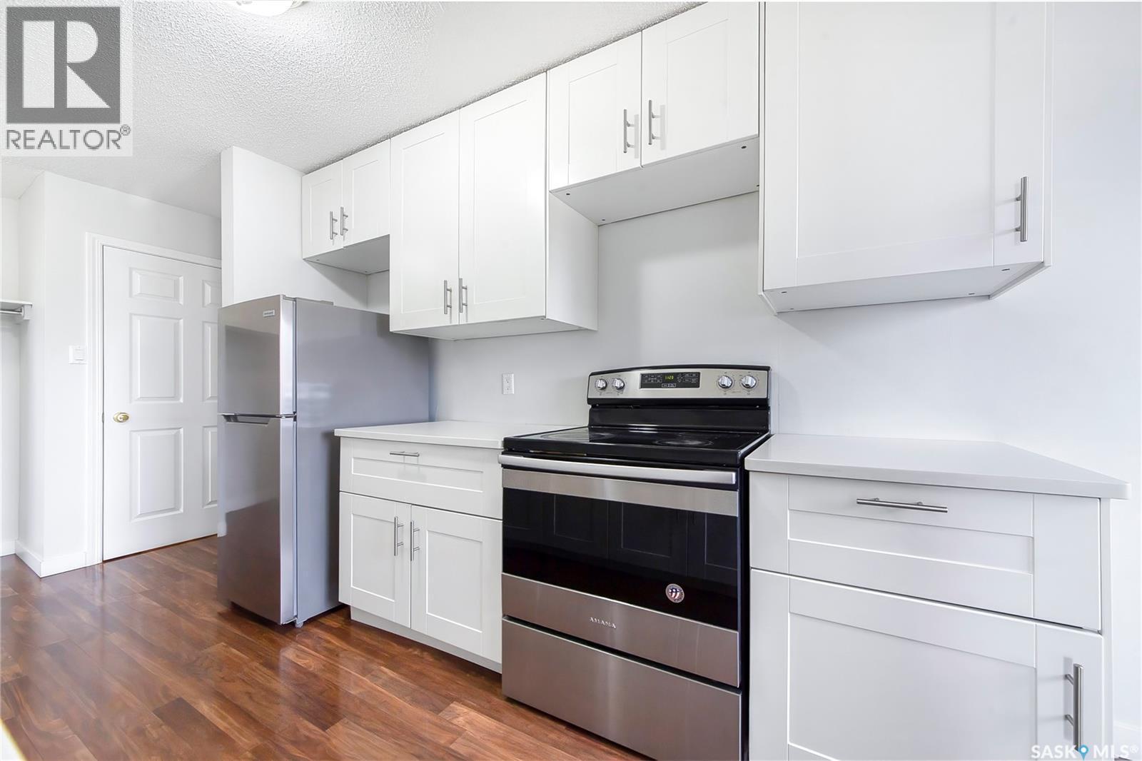 17 3625 Chaben Place, Saskatoon, SK - Indoor Photo Showing Kitchen
