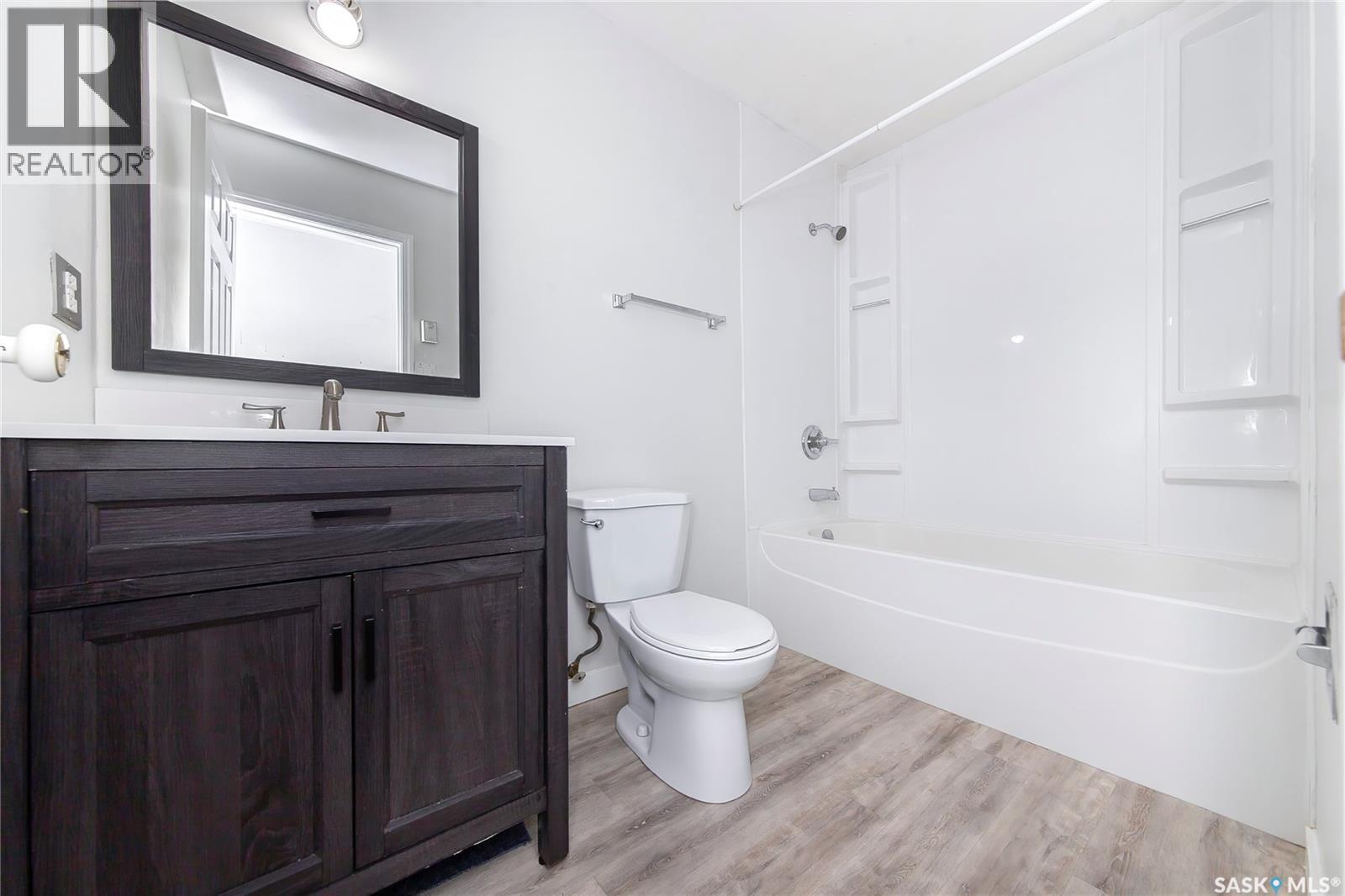 17 3625 Chaben Place, Saskatoon, SK - Indoor Photo Showing Bathroom
