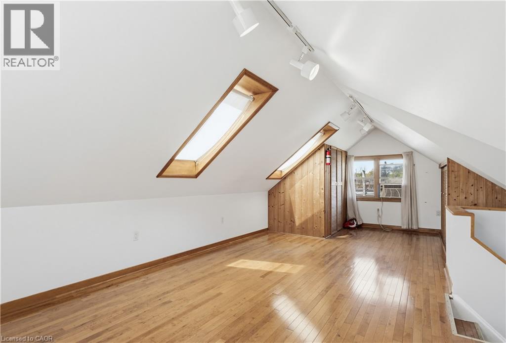 84 South Oval, Hamilton, ON - Indoor Photo Showing Other Room