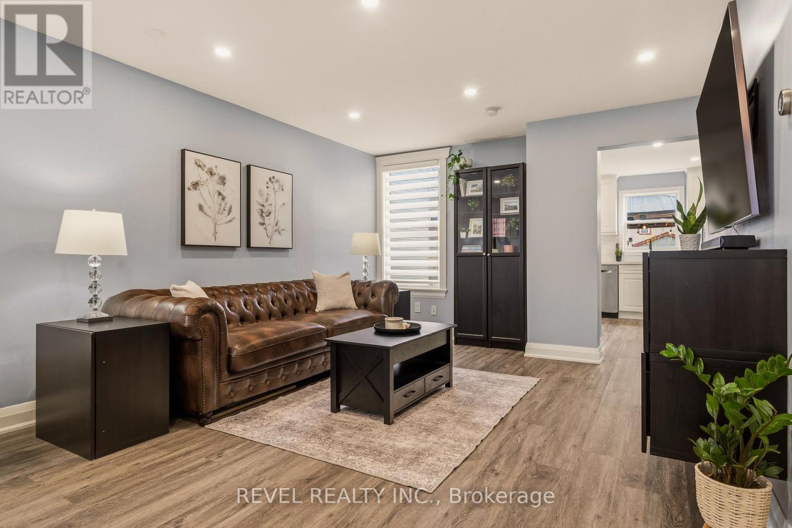 14 Mars Avenue, Hamilton, ON - Indoor