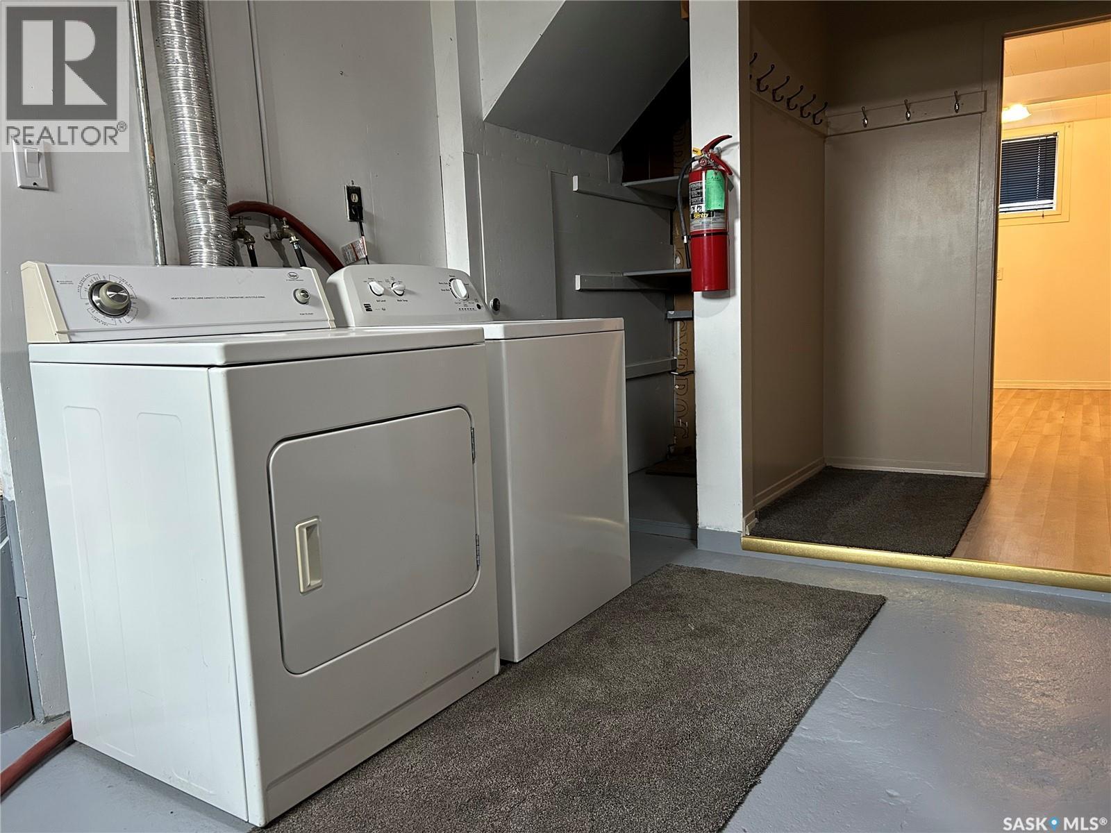 1809 2Nd Street, Estevan, SK - Indoor Photo Showing Laundry Room
