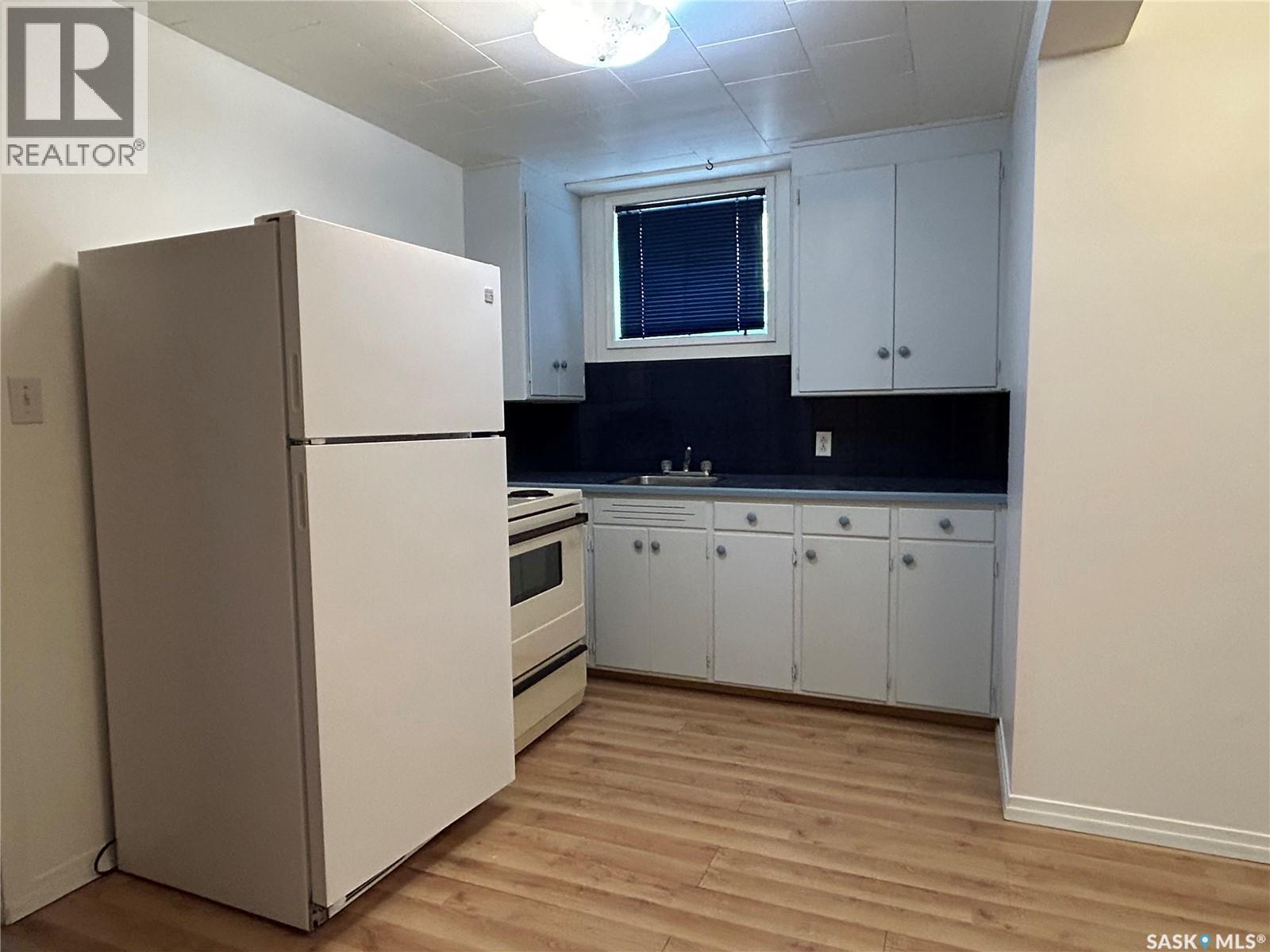 1809 2Nd Street, Estevan, SK - Indoor Photo Showing Kitchen
