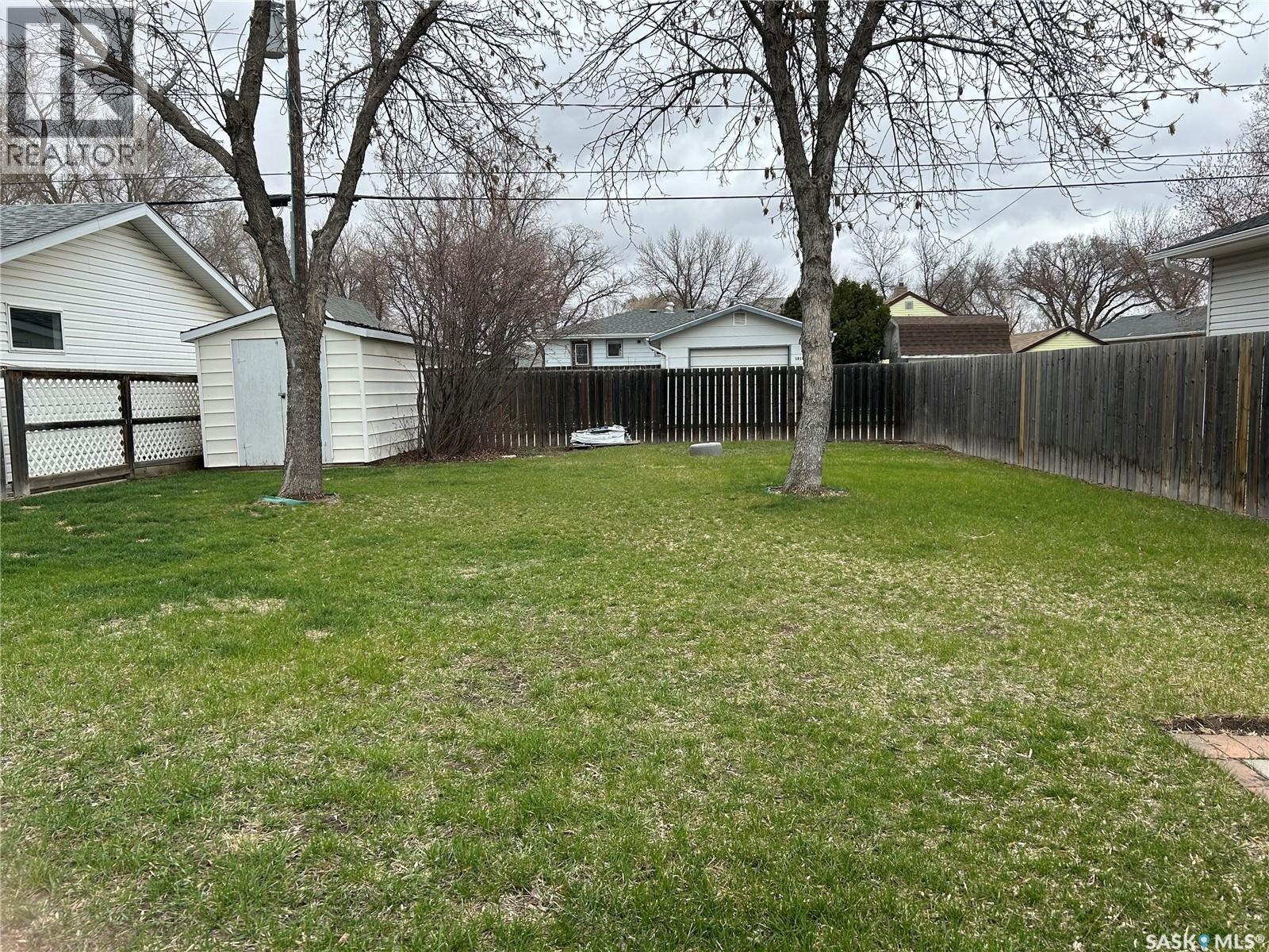 1809 2Nd Street, Estevan, SK - Outdoor