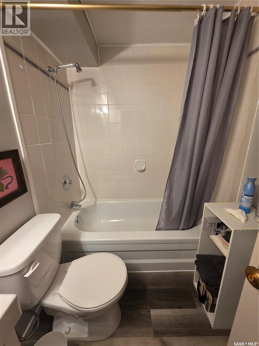 1841 Gibbs Road, Estevan, SK - Indoor Photo Showing Bathroom