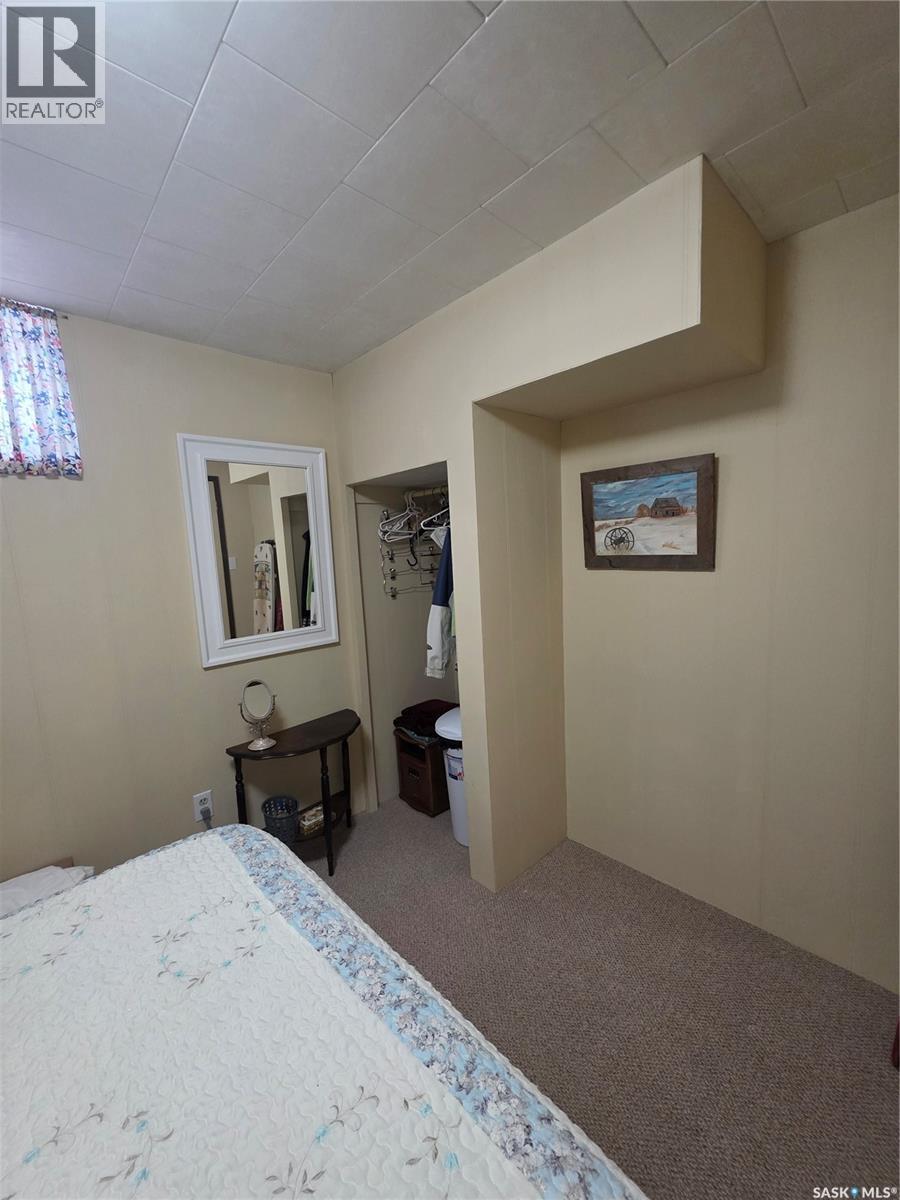 1841 Gibbs Road, Estevan, SK - Indoor Photo Showing Bedroom