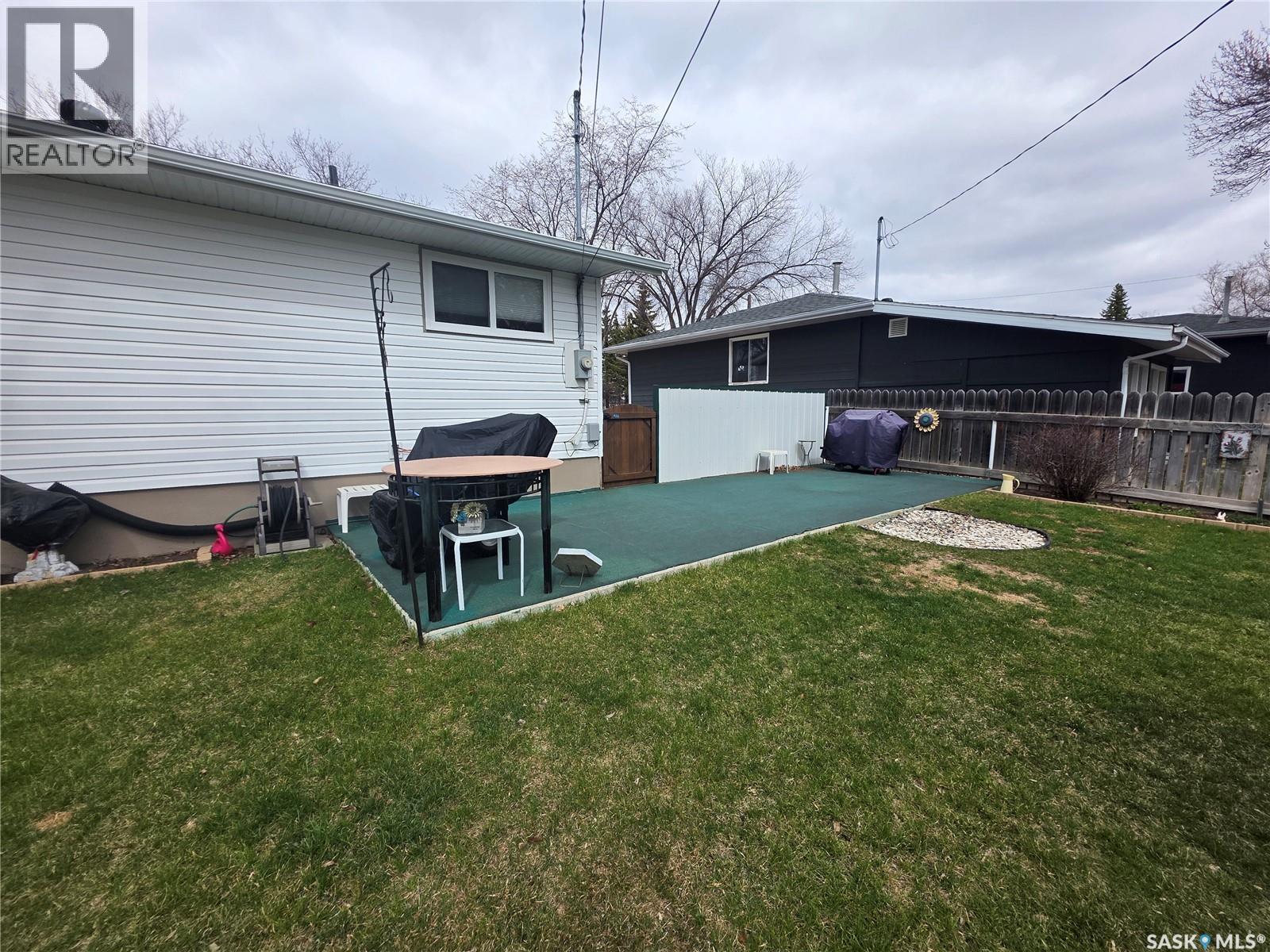 1841 Gibbs Road, Estevan, SK - Outdoor