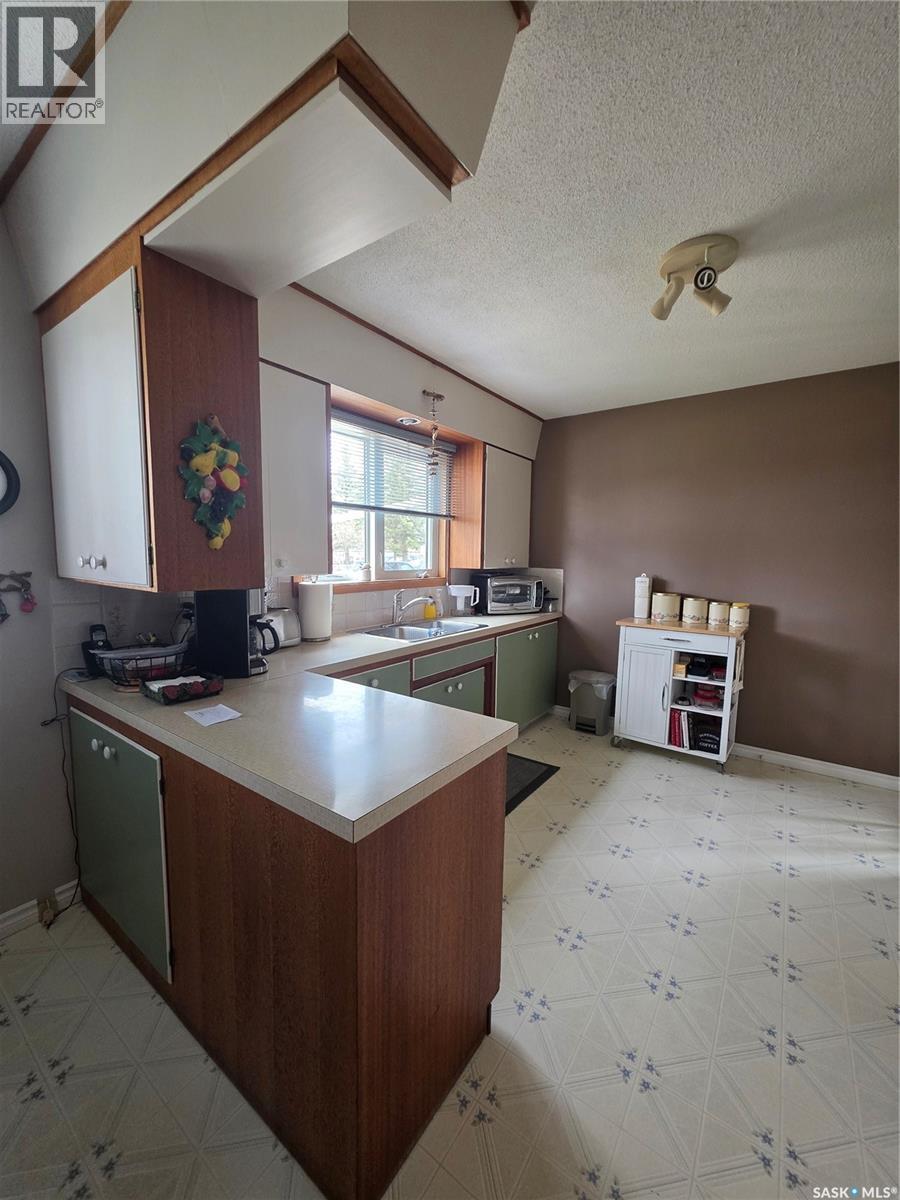 1841 Gibbs Road, Estevan, SK - Indoor