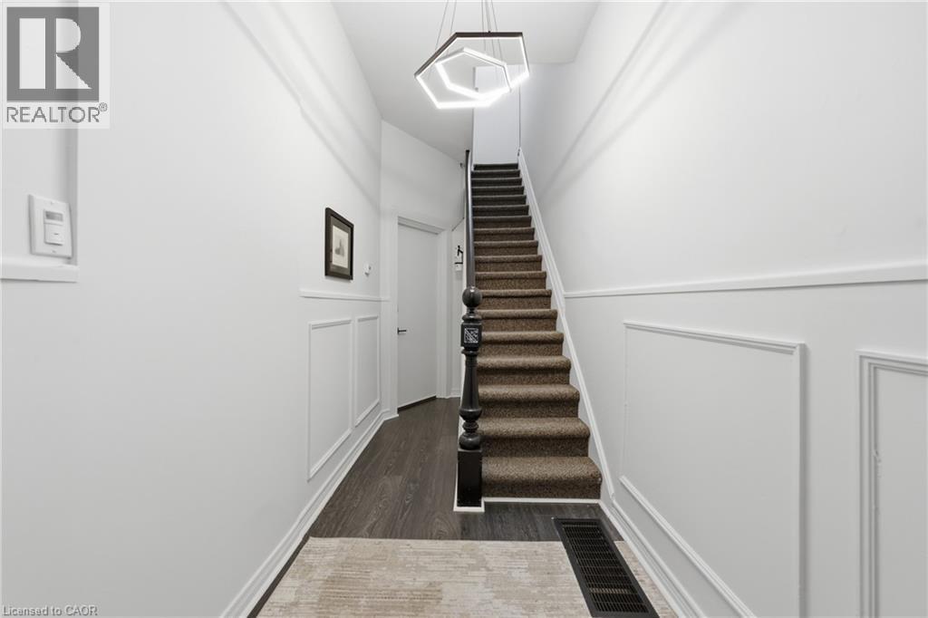 252 King Street W, Hamilton, ON - Indoor Photo Showing Other Room