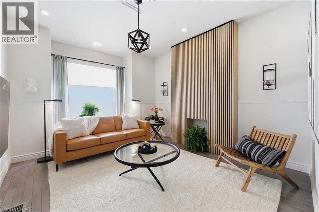 252 King Street W, Hamilton, ON - Indoor Photo Showing Other Room