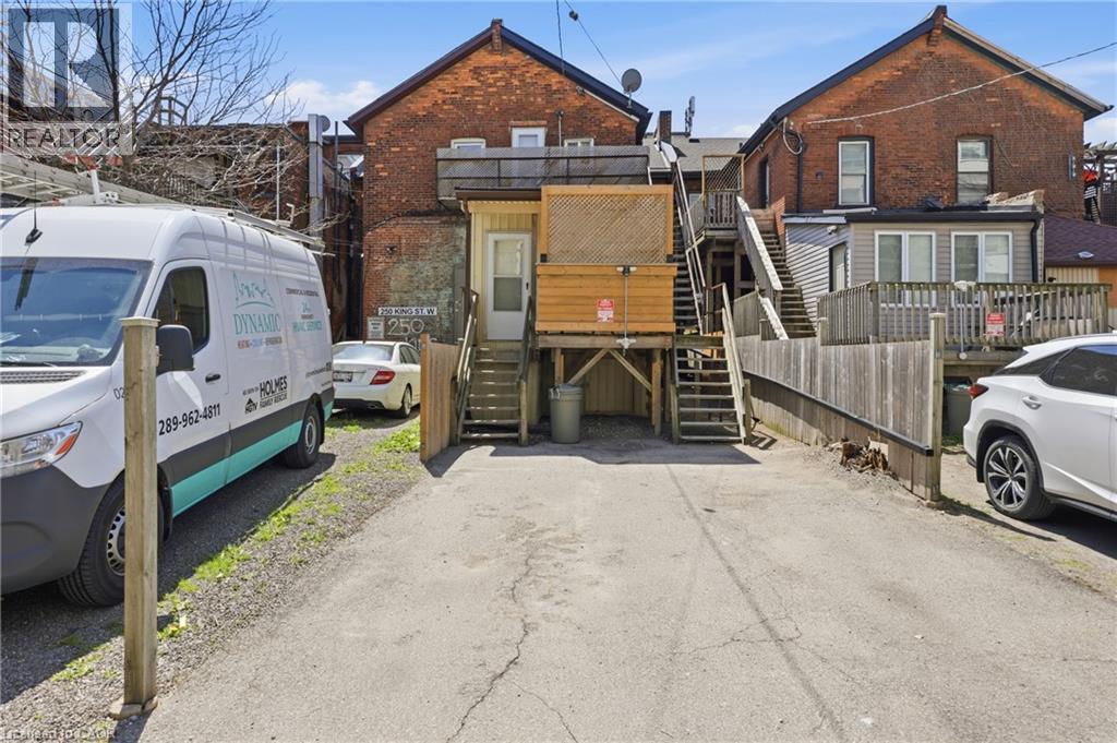 252 King Street W, Hamilton, ON - Outdoor