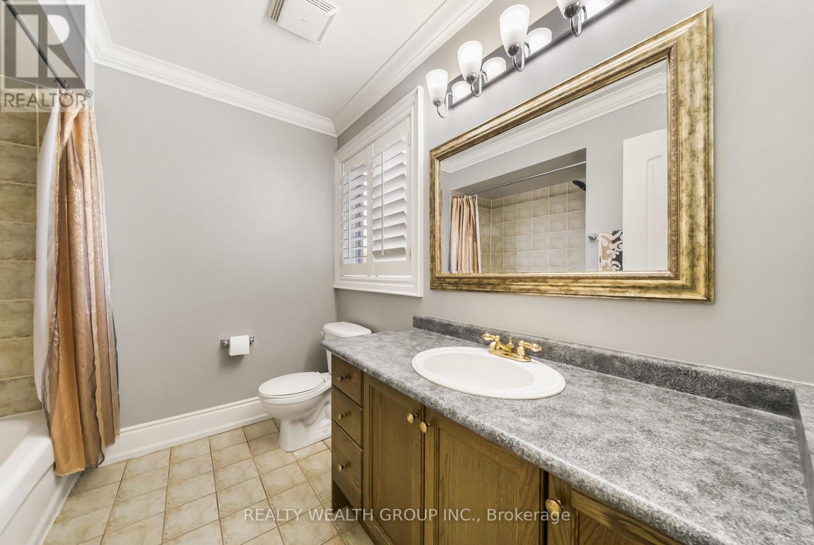 185 Regency View Heights, Vaughan, ON - Indoor Photo Showing Bathroom