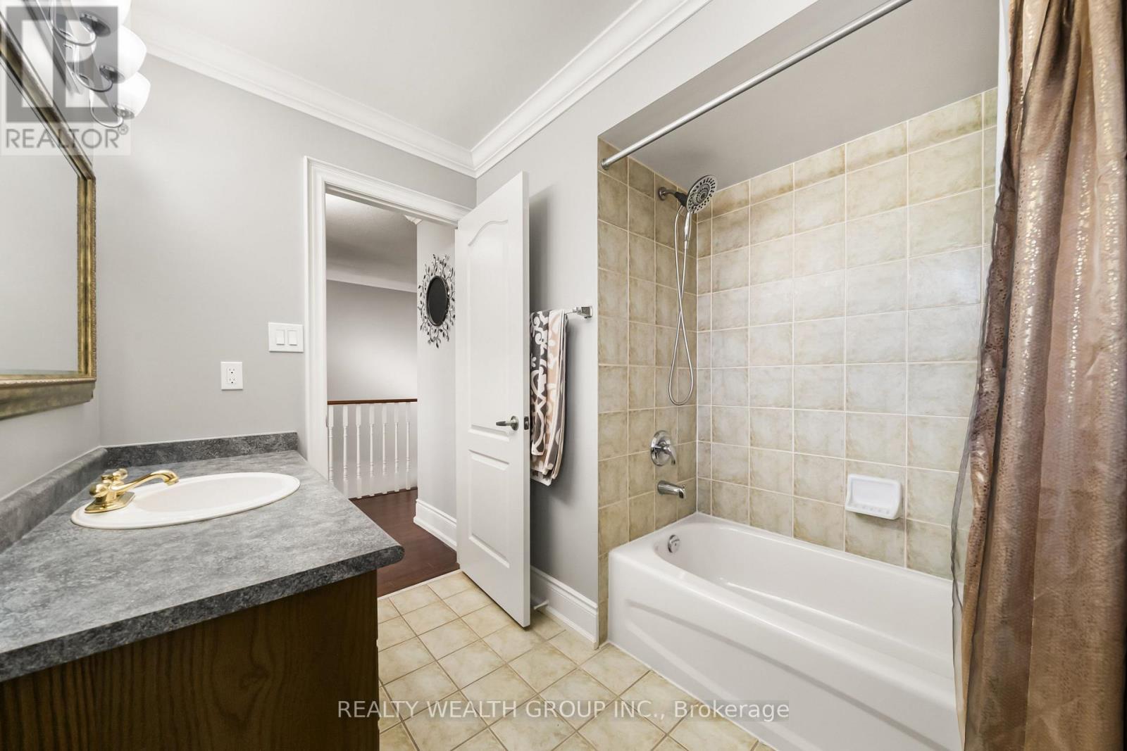 185 Regency View Heights, Vaughan, ON - Indoor Photo Showing Bathroom