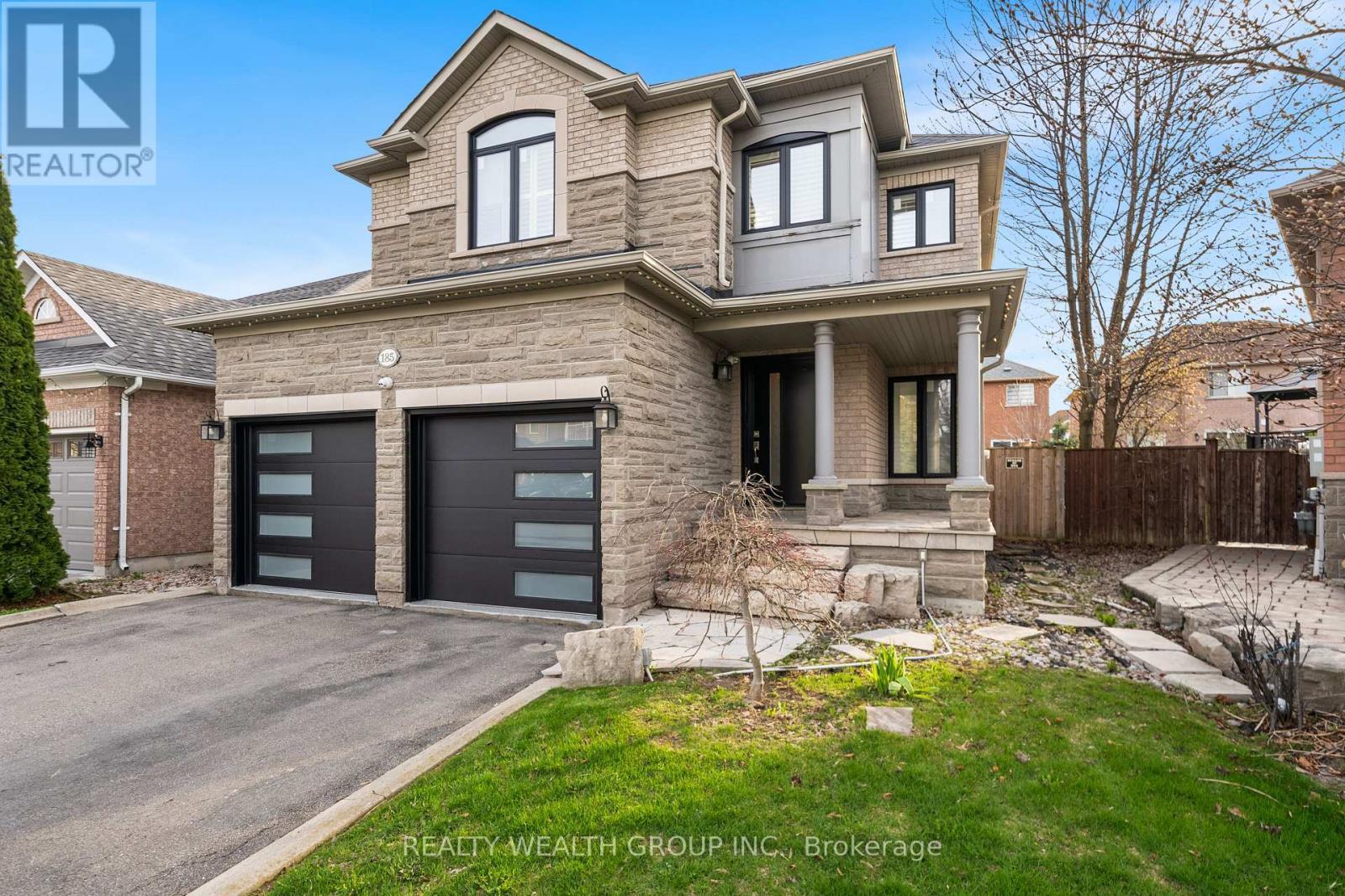 185 Regency View Heights, Vaughan, ON - Outdoor With Facade