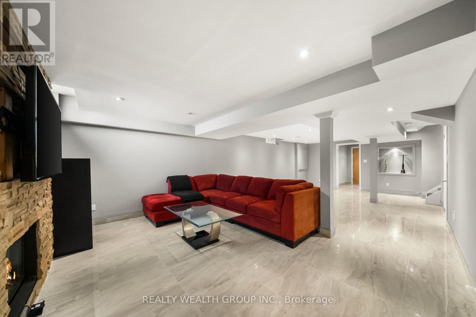 185 Regency View Heights, Vaughan, ON - Indoor With Fireplace