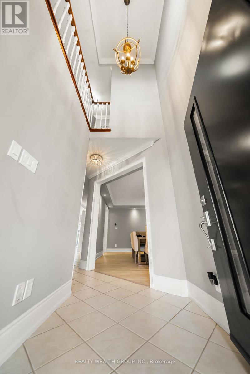 185 Regency View Heights, Vaughan, ON - Indoor Photo Showing Other Room