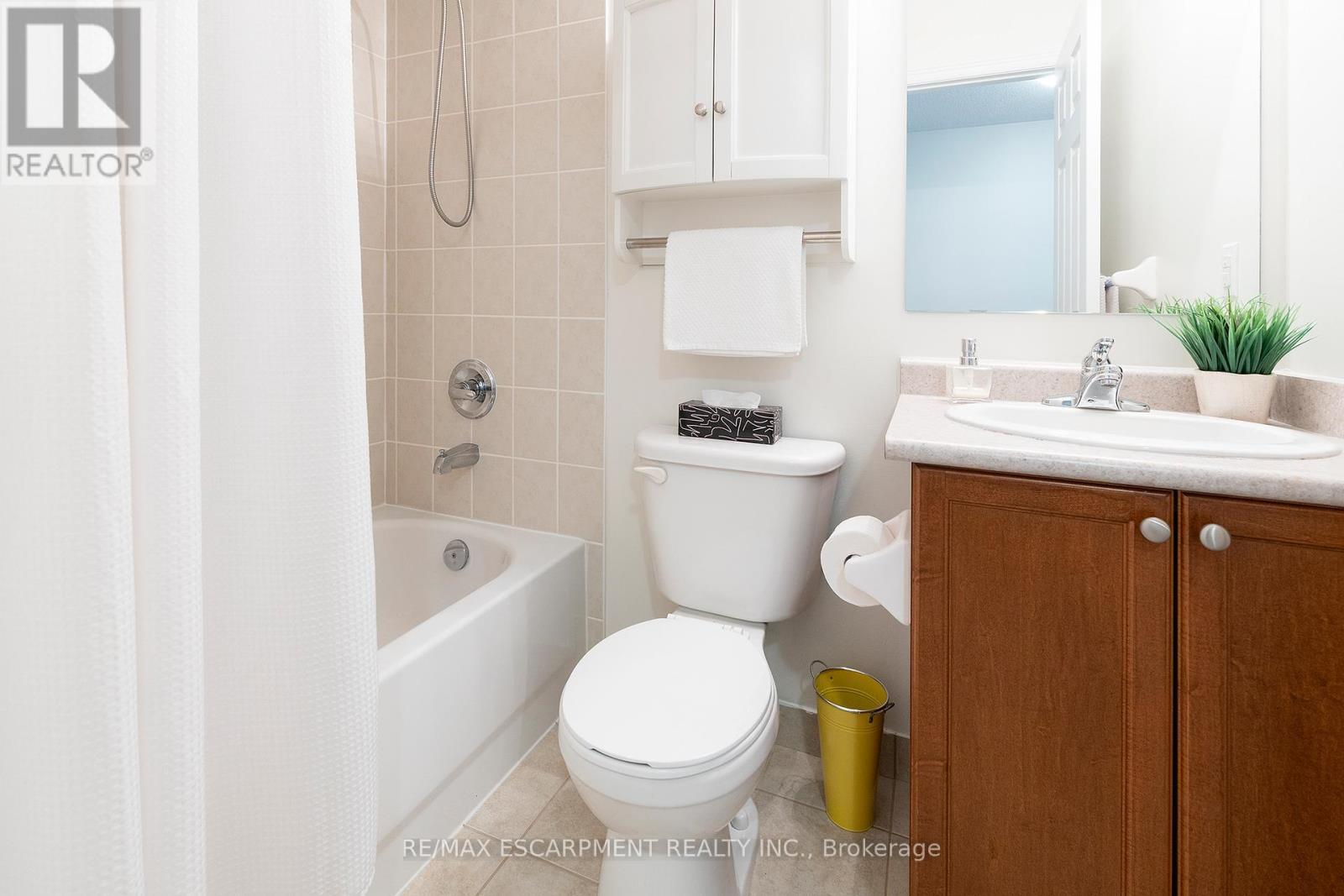 25 - 233 Duskywing Way, Oakville, ON - Indoor Photo Showing Bathroom