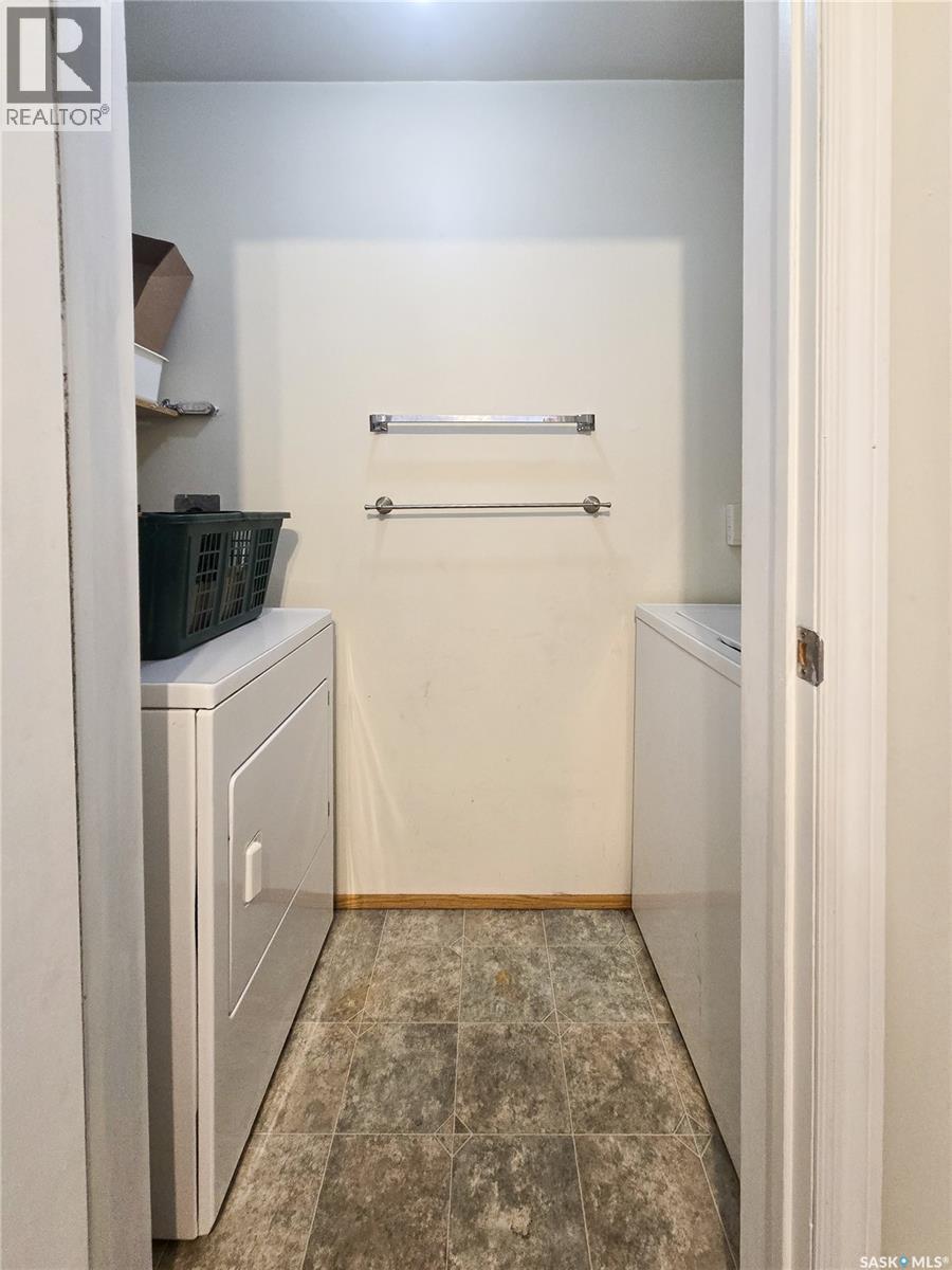 108 2931 Harding Street, Regina, SK - Indoor