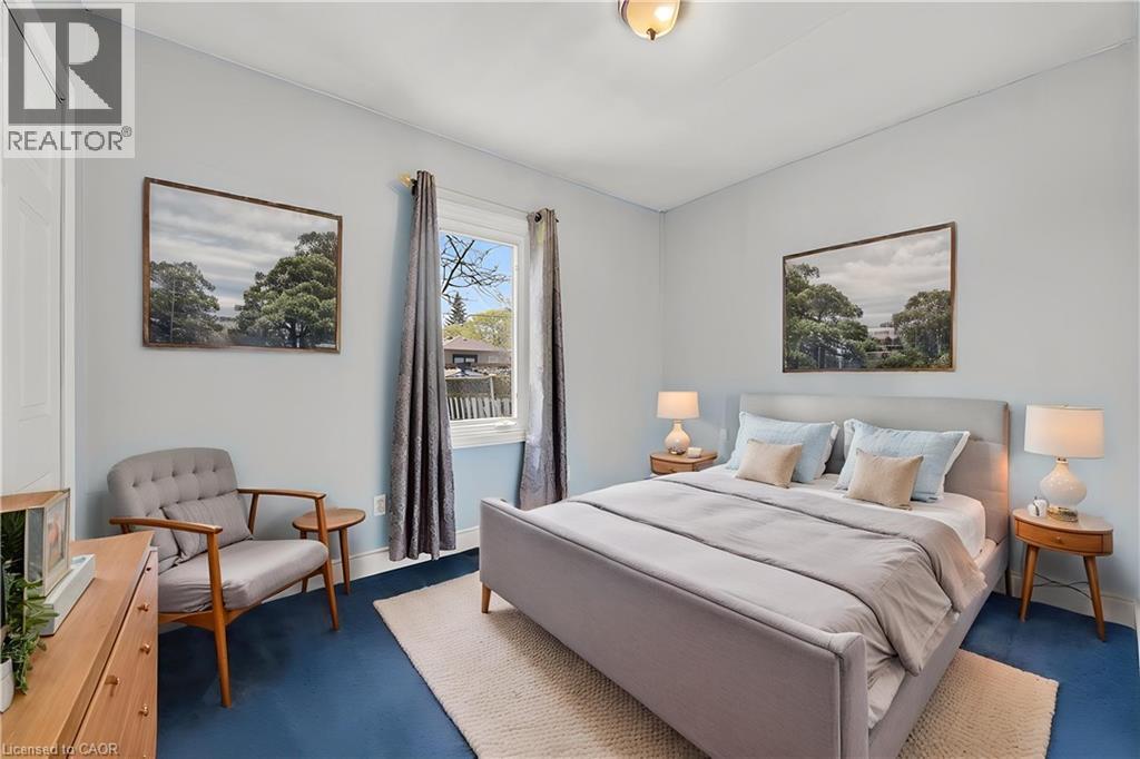 227 West 19Th Street, Hamilton, ON - Indoor Photo Showing Bedroom