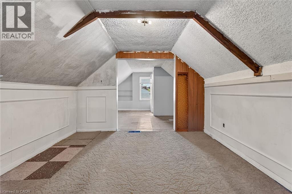 227 West 19Th Street, Hamilton, ON - Indoor Photo Showing Other Room