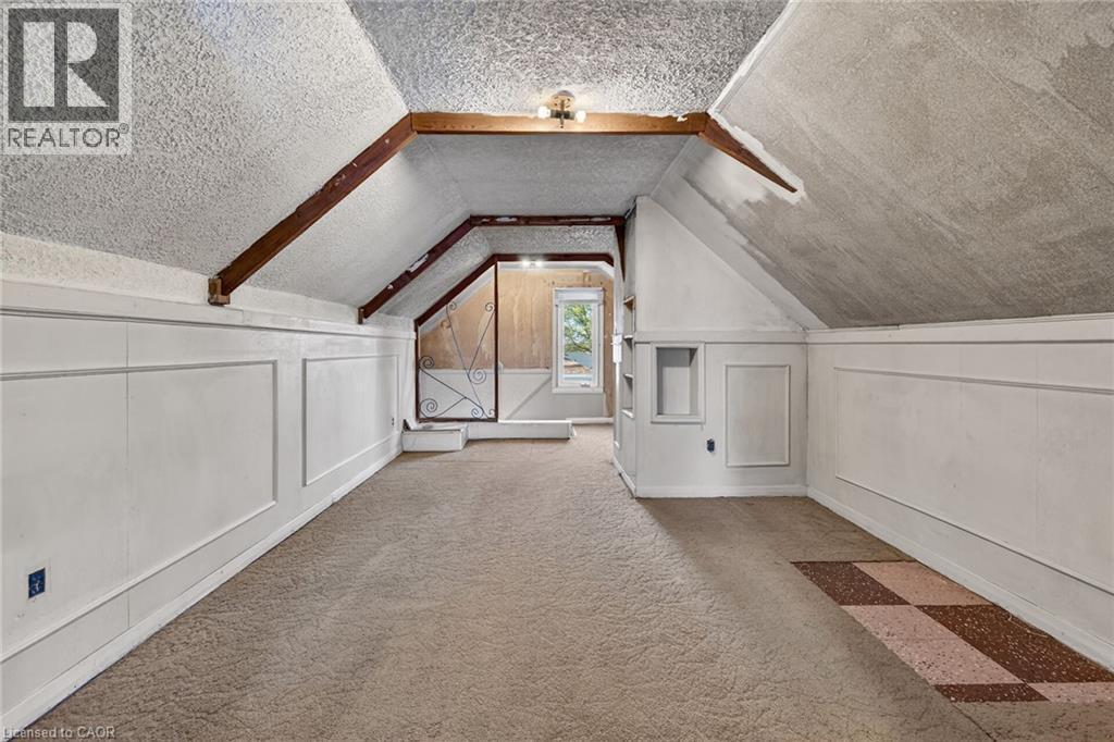 227 West 19Th Street, Hamilton, ON - Indoor Photo Showing Other Room