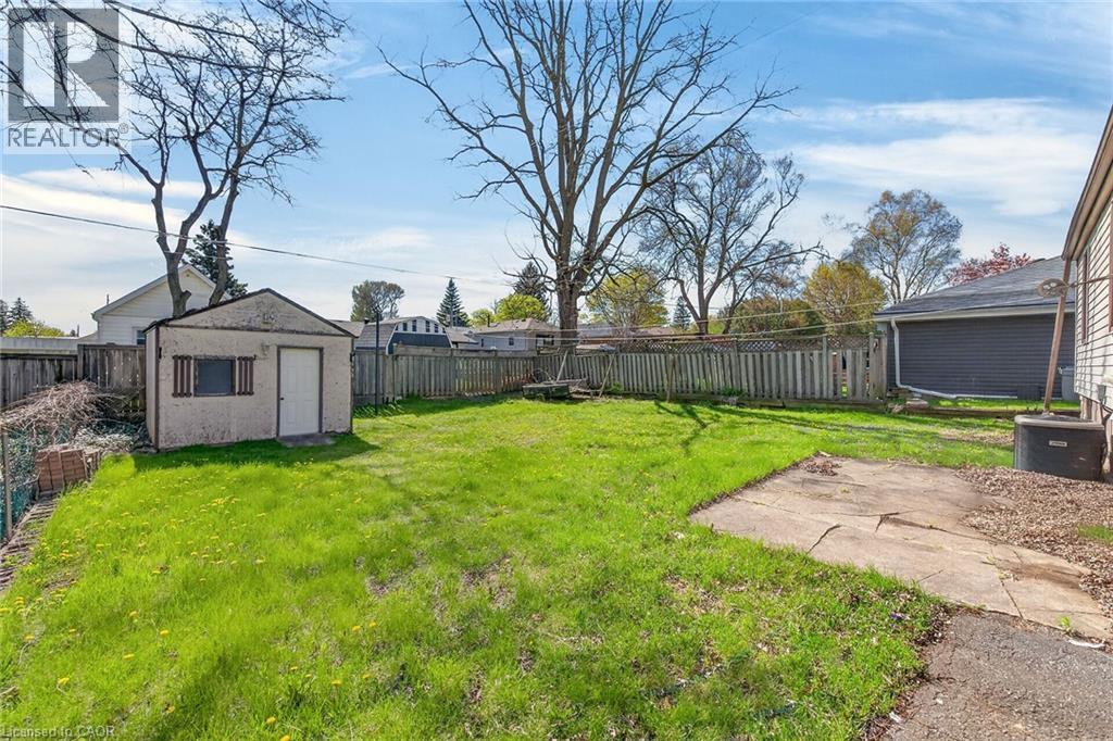 227 West 19Th Street, Hamilton, ON - Outdoor With Backyard