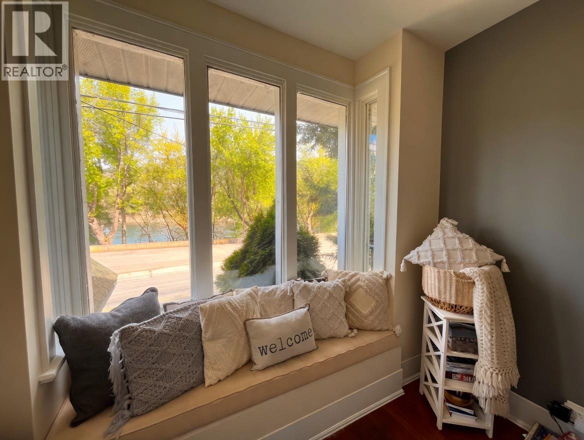 2070 Riverside Avenue, Trail, BC - Indoor