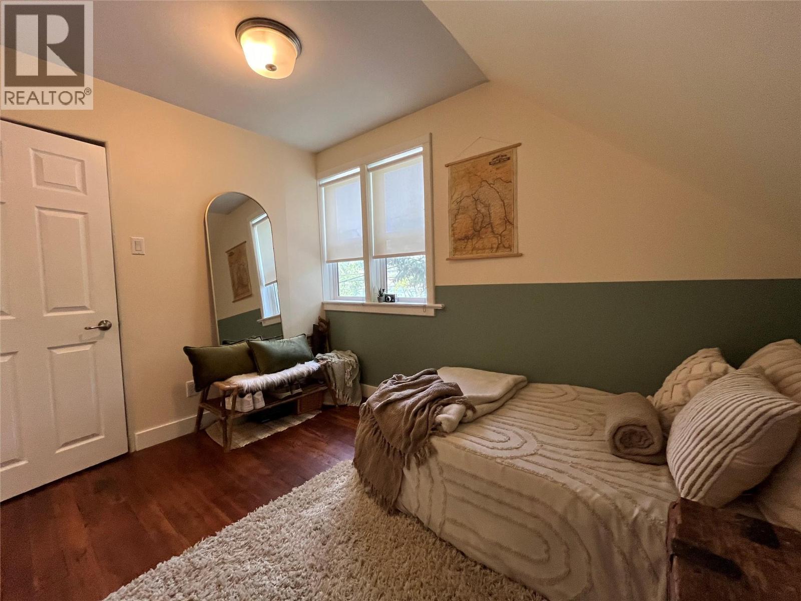2070 Riverside Avenue, Trail, BC - Indoor Photo Showing Bedroom