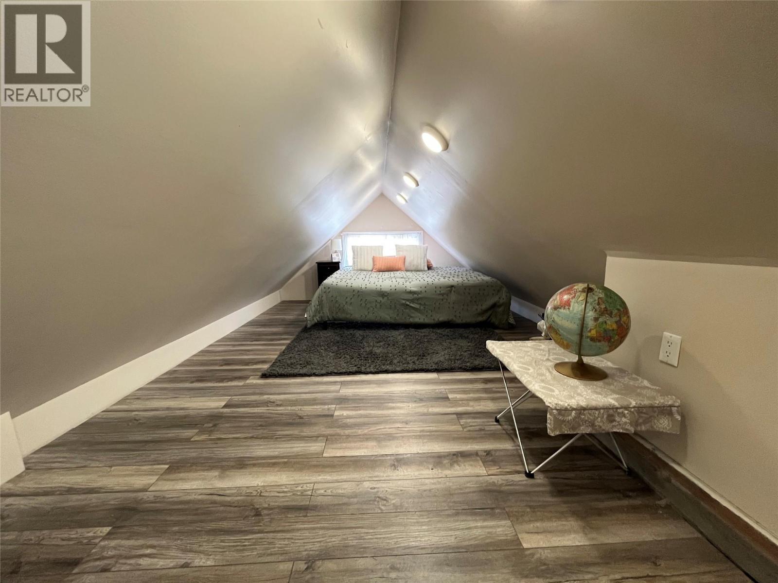 2070 Riverside Avenue, Trail, BC - Indoor Photo Showing Other Room