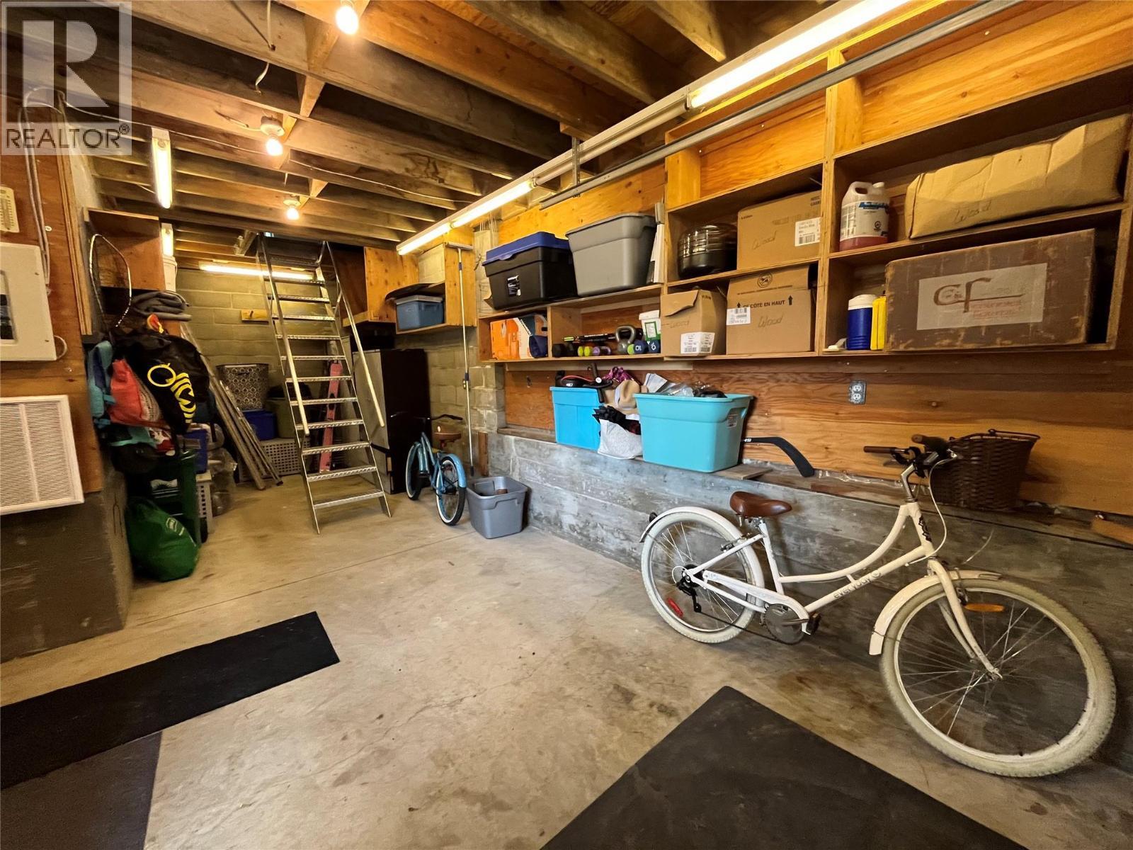 2070 Riverside Avenue, Trail, BC - Indoor Photo Showing Other Room