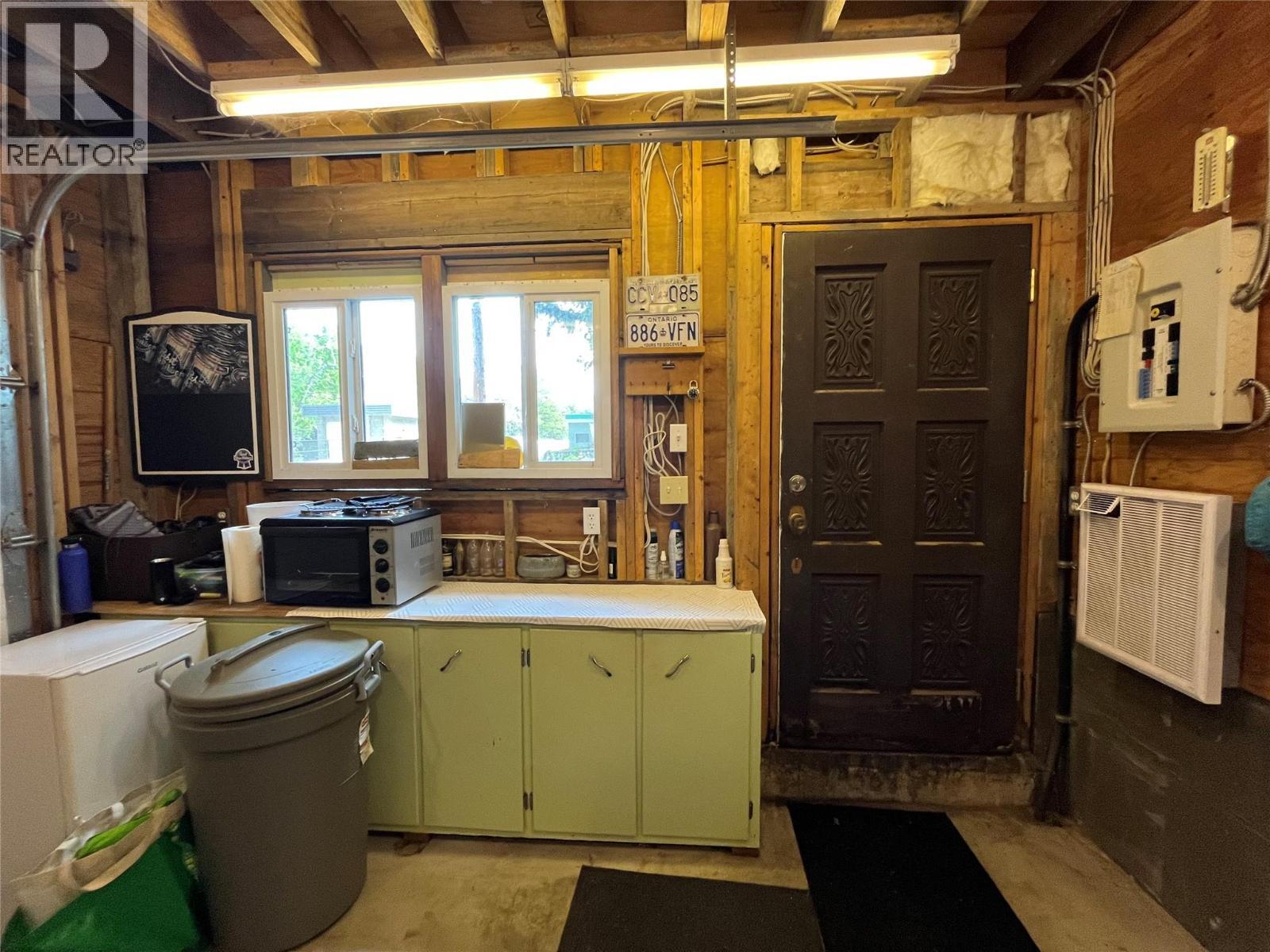 2070 Riverside Avenue, Trail, BC - Indoor
