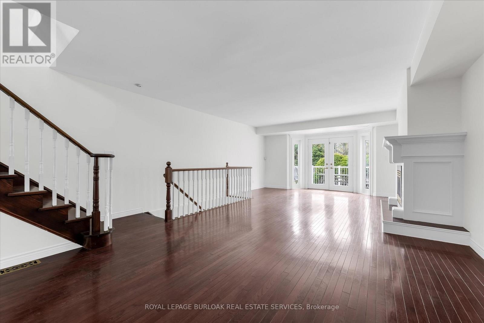 1389 Lakeshore Road, Burlington, ON - Indoor Photo Showing Other Room