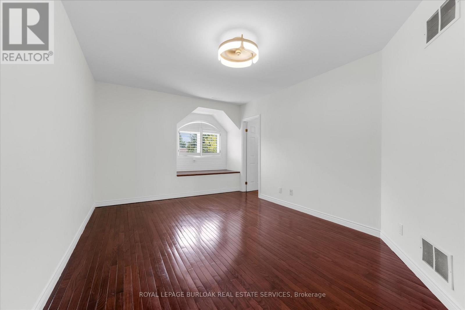 1389 Lakeshore Road, Burlington, ON - Indoor Photo Showing Other Room
