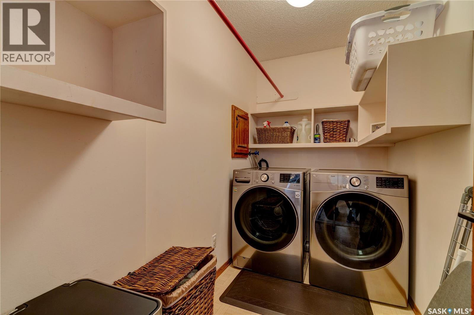 1434 Sidler Drive N, Regina, SK - Indoor Photo Showing Laundry Room