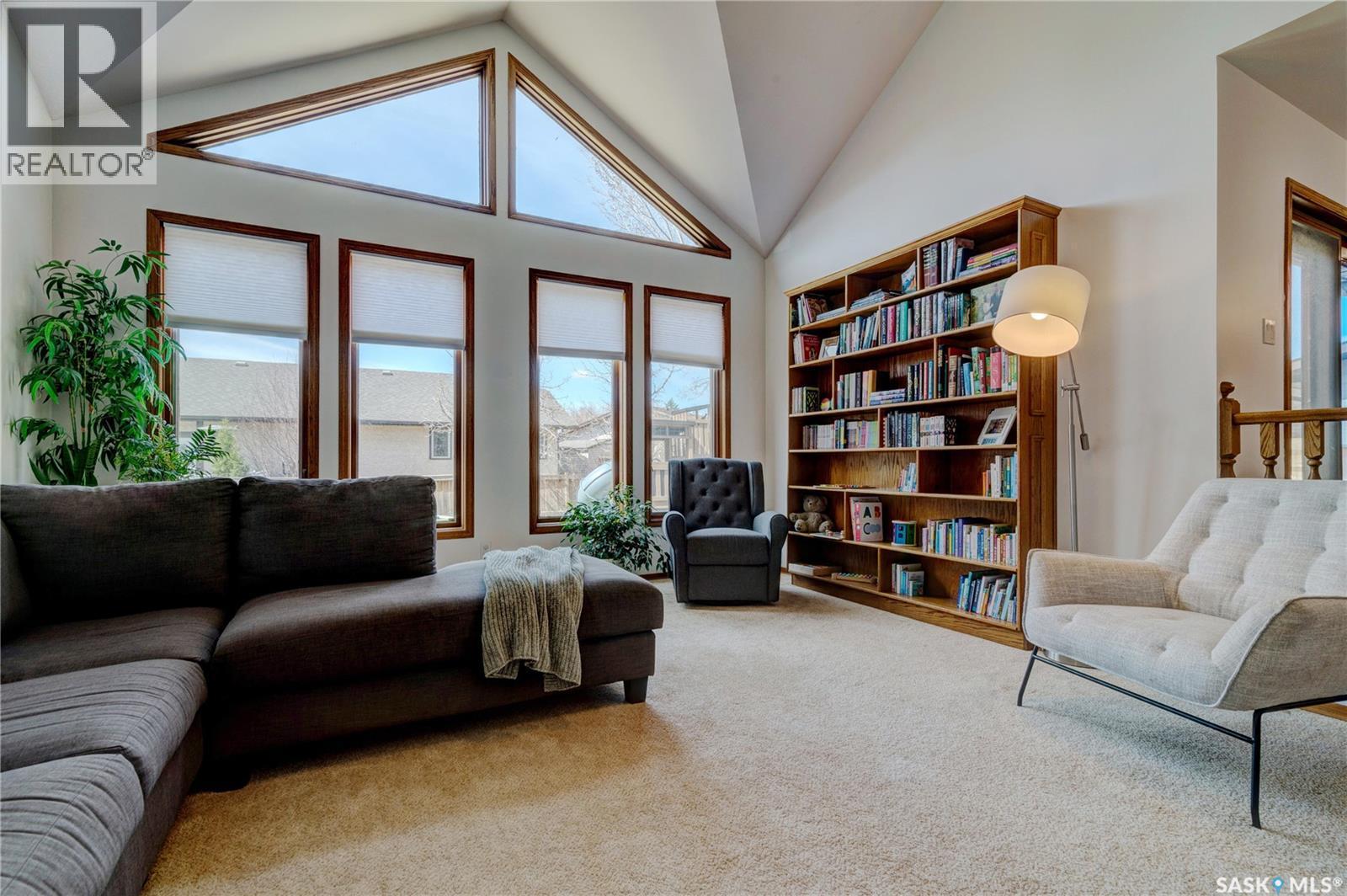 1434 Sidler Drive N, Regina, SK - Indoor Photo Showing Living Room