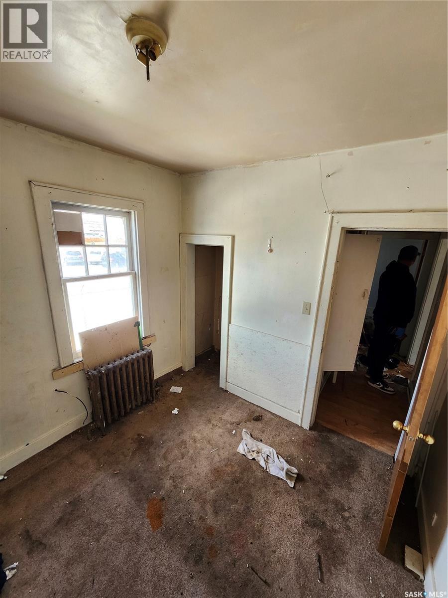 1716 Ottawa Street, Regina, SK - Indoor