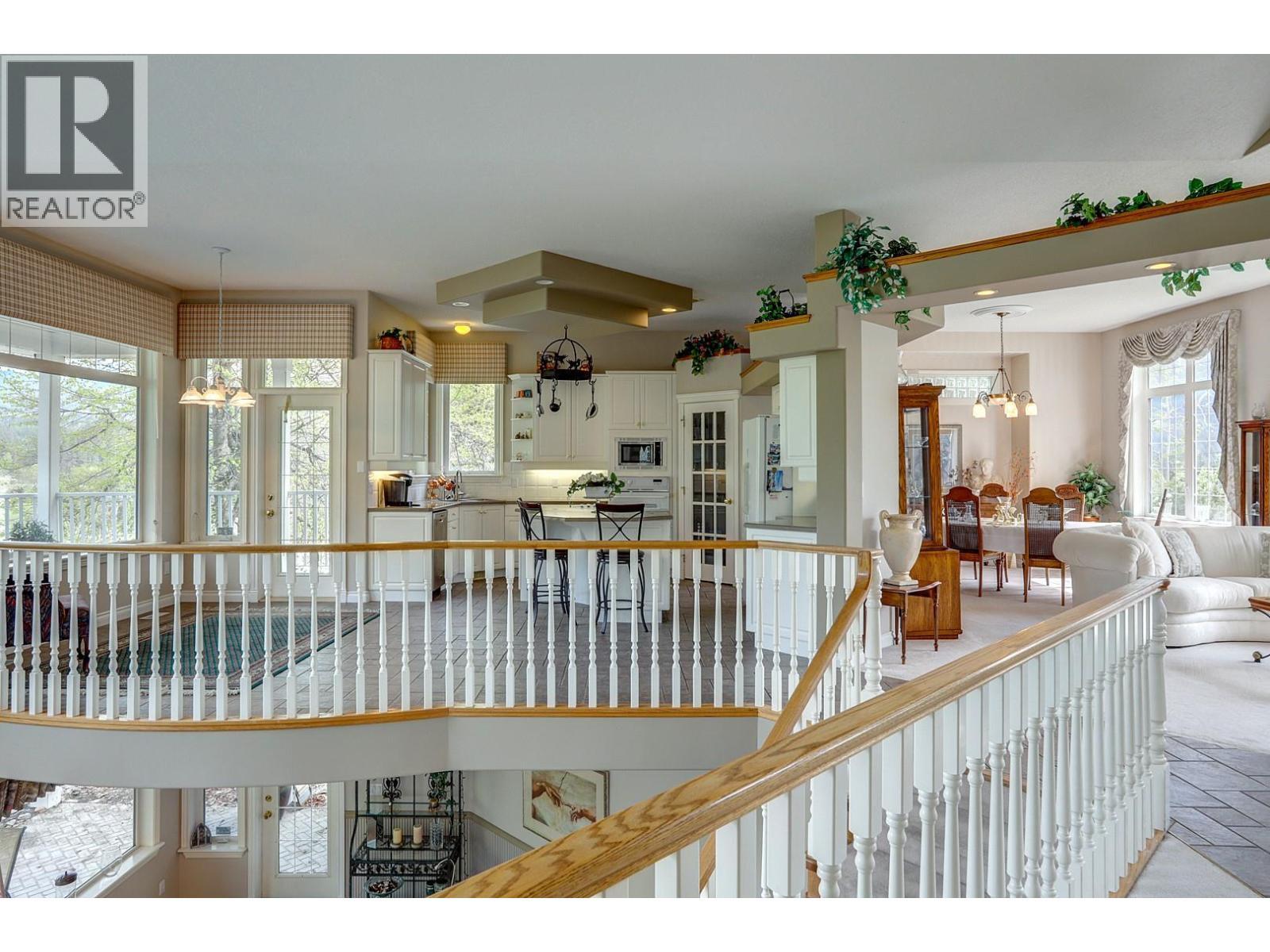 1101 Phoenix Drive, Vernon, BC - Indoor Photo Showing Other Room