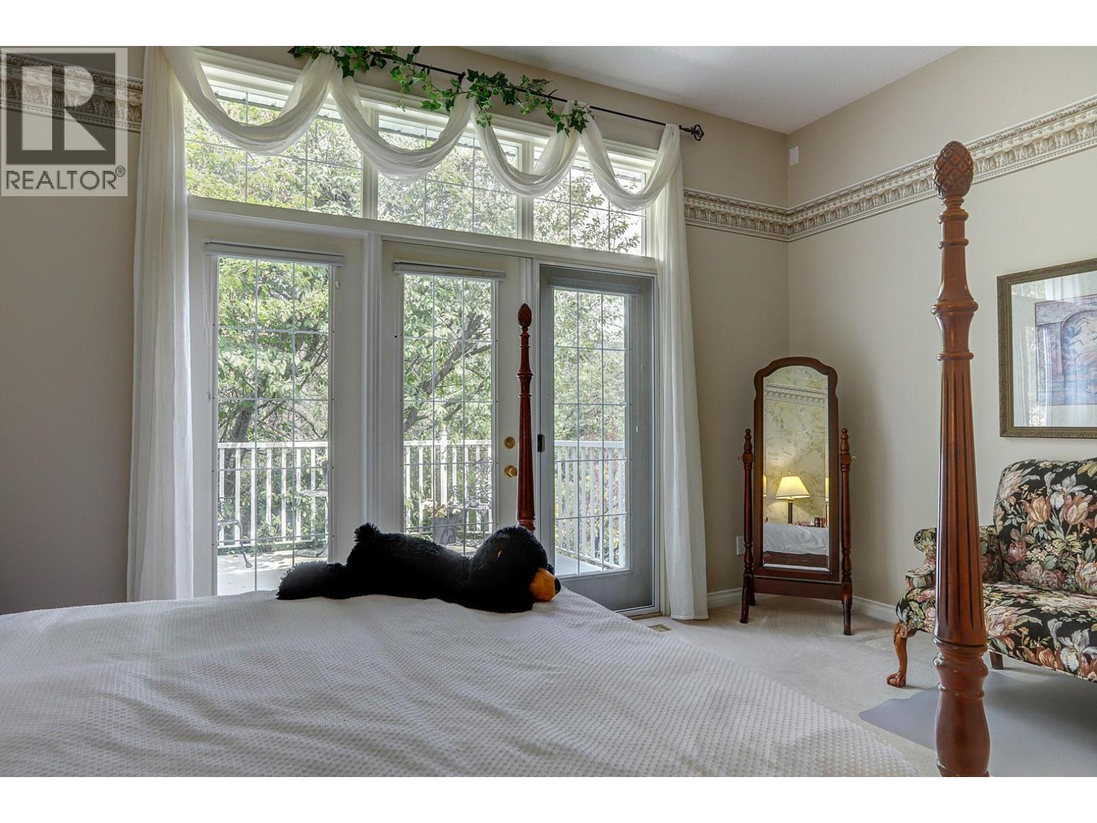 1101 Phoenix Drive, Vernon, BC - Indoor Photo Showing Bedroom