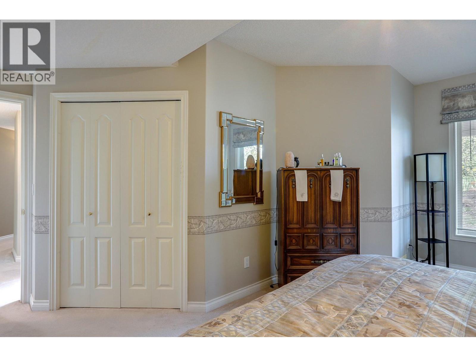 1101 Phoenix Drive, Vernon, BC - Indoor Photo Showing Bedroom