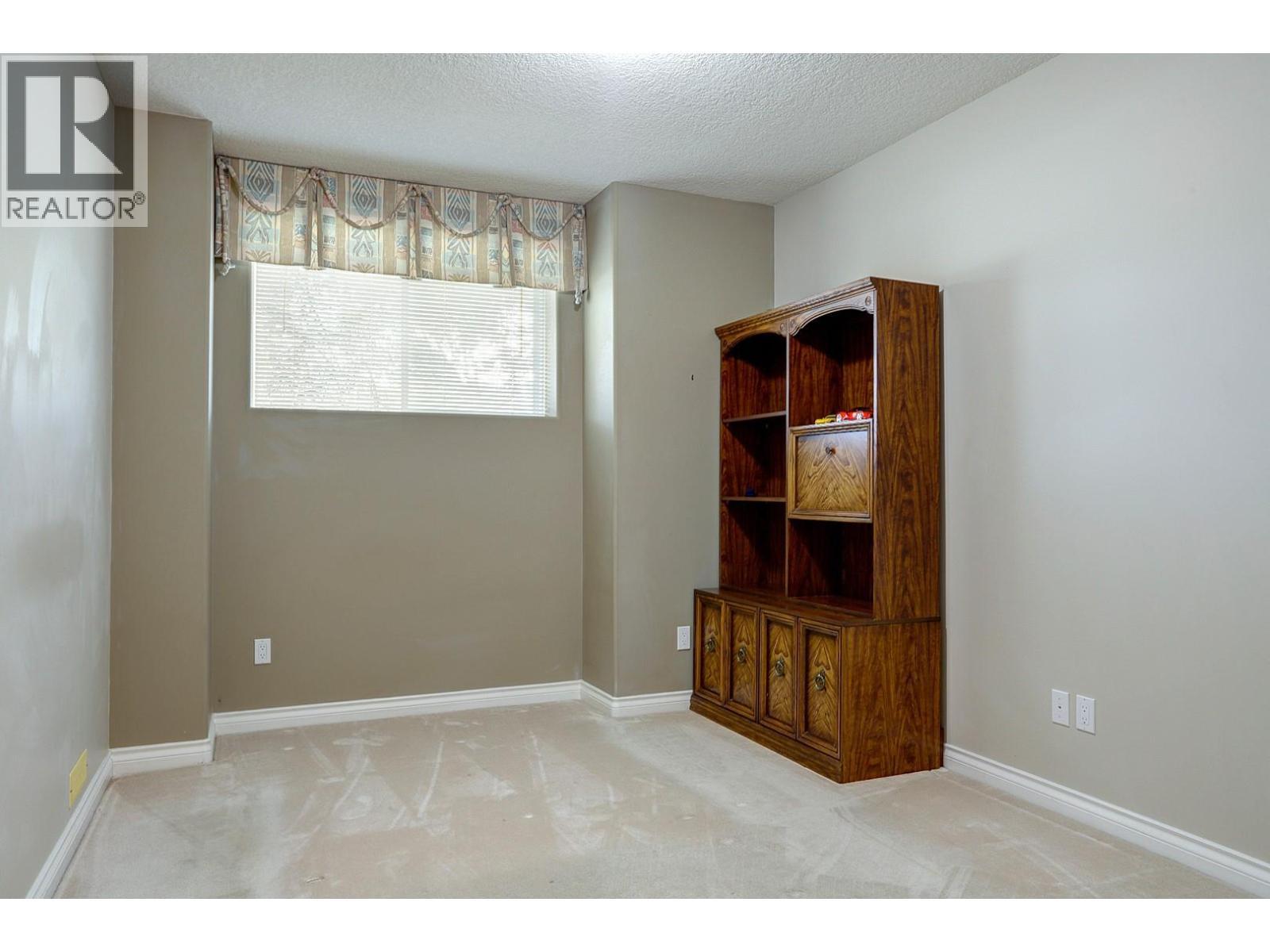1101 Phoenix Drive, Vernon, BC - Indoor Photo Showing Other Room