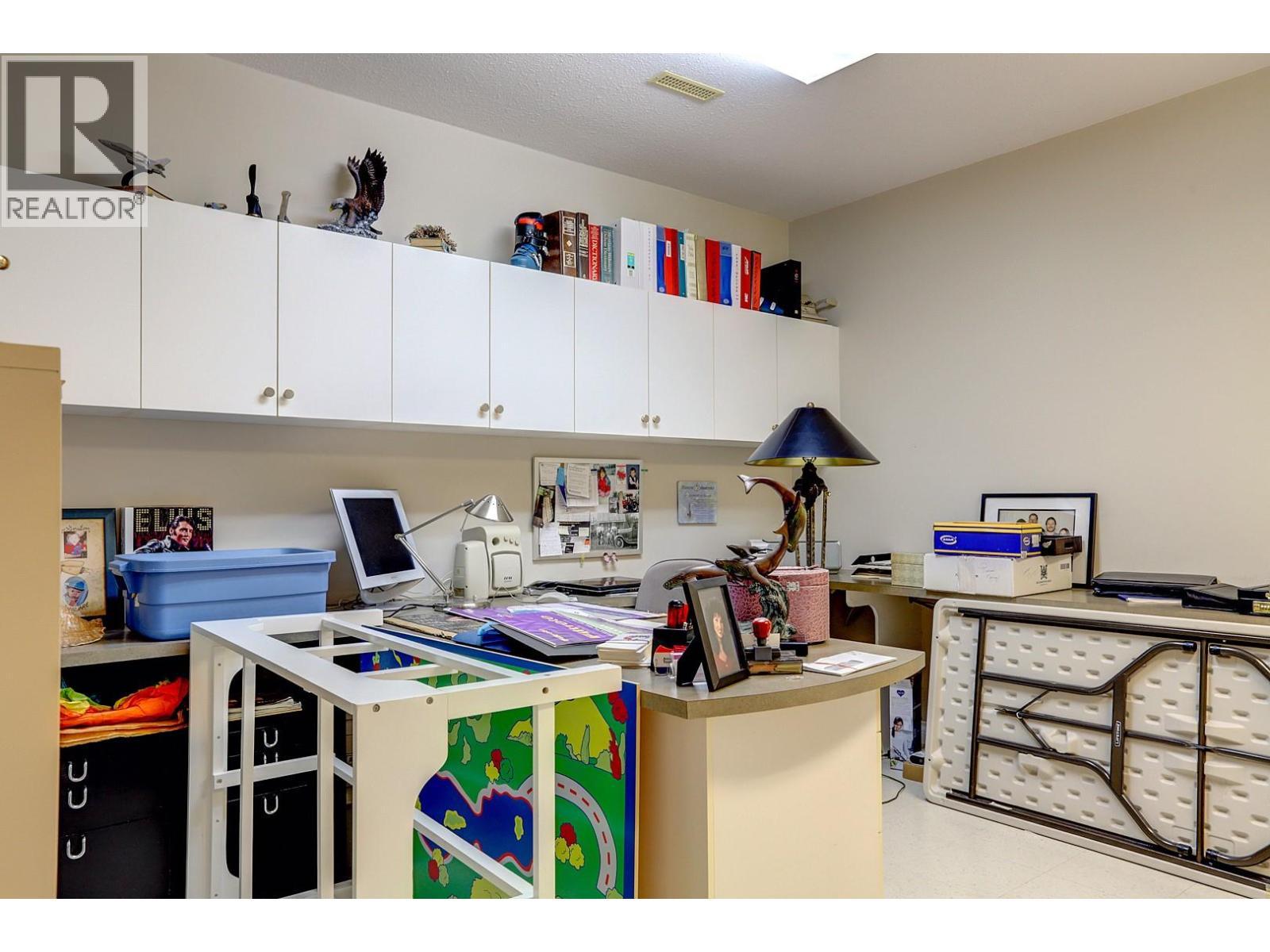 1101 Phoenix Drive, Vernon, BC - Indoor